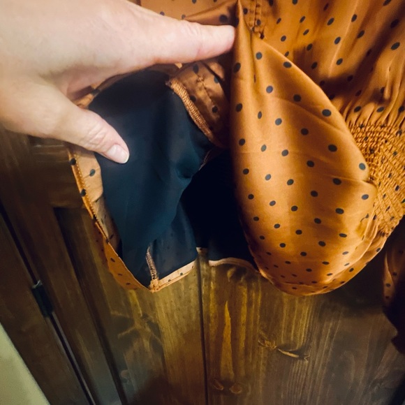 NEW Banana Republic satin peplum top w/ cinched waist M. Rust w/ black dots - Picture 3 of 5
